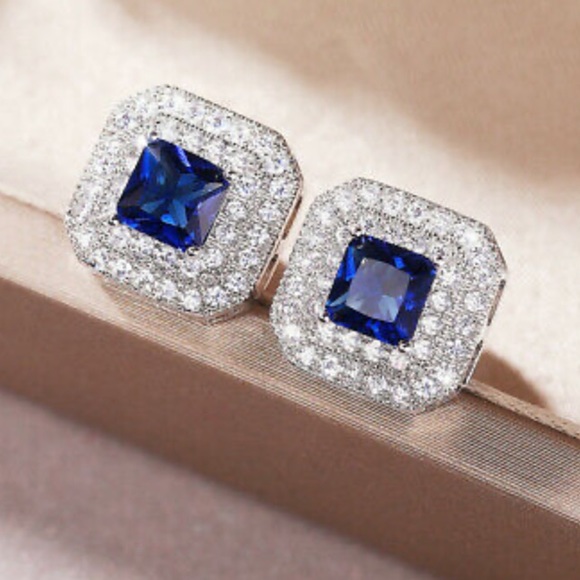 New Sterling silver diamond stud earrings - Picture 3 of 4